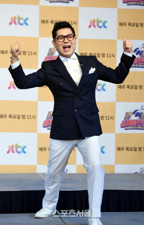 [포토] 김용만, 에너지 넘치는 포토타임