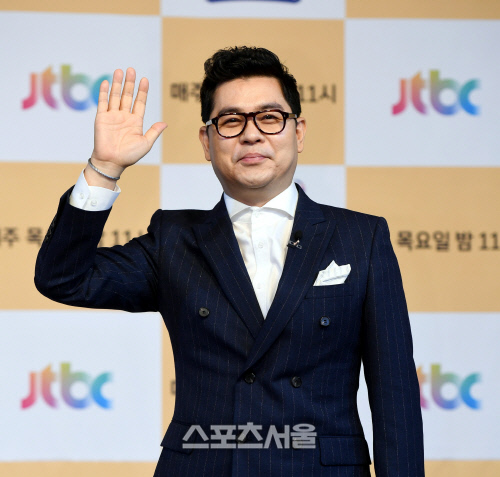 [포토] 김용만, 조기 축구계 스트라이커!