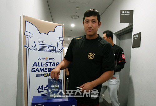 [포토]황재균, 올스타 투표합니다!