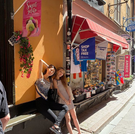 설현X지민, 스웨덴까지 정복한 끝판왕 비주얼[★SNS]