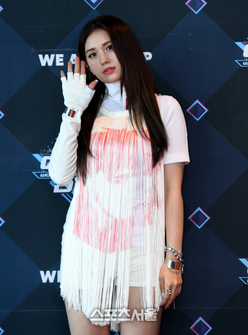 [포토] 전소미, 귀여운 손인사