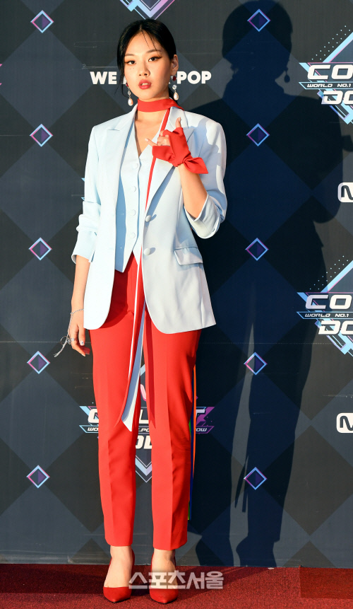 [포토] 비비, 강렬한 레드