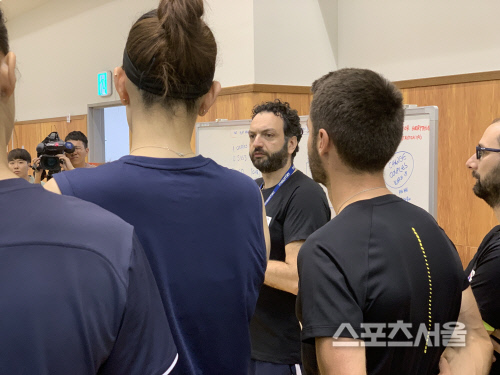 2020 도쿄올림픽 대륙간 예선 대비한 남녀 배구대표팀 공개