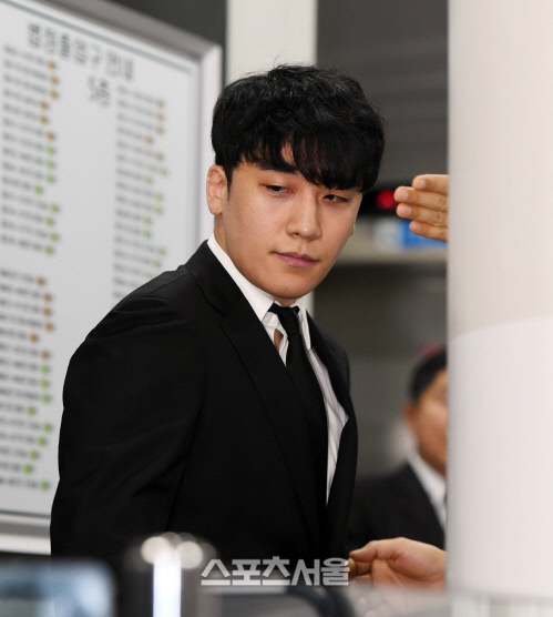 승리, 7개 혐의 로 검찰 송치…'버닝썬 사건' 수사 마무리 수순 