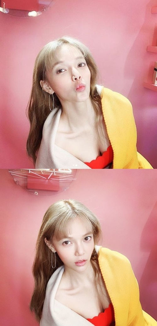 AOA 지민, 가녀린 몸매+볼륨감...반전 매력