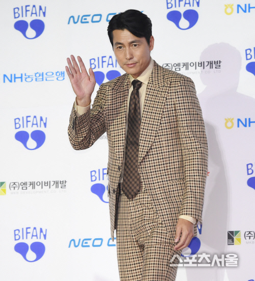 [포토] 정우성, 멋스런 수트 맵시~