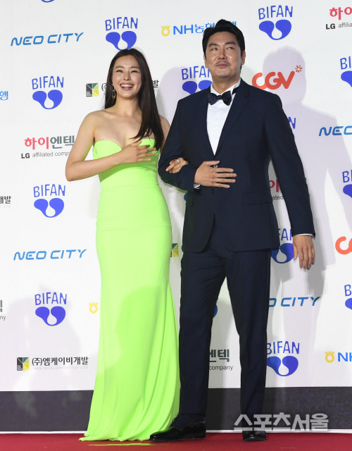 [포토] 이하늬-조진웅, 파격... 형광 드레스!