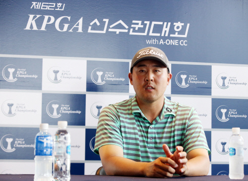  '재기의 사나이' 이원준 생애 첫 우승 9부능선 통과 [KPGA 선수권]