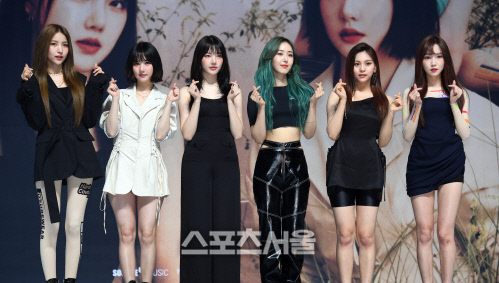 [포토]여자친구, '하트 받아주세요!'