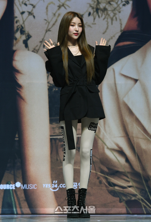 [포토]여자친구 소원, 훤칠한 키 뽐내며