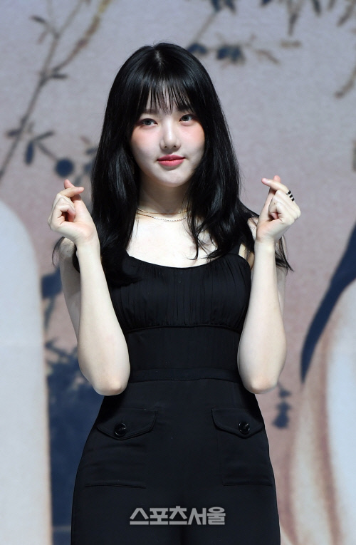 [포토]여자친구 예린의 손가락 하트