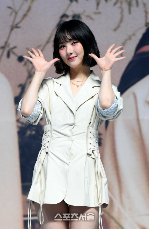 [포토]여자친구 은하, '열대야'로 인사드려요!