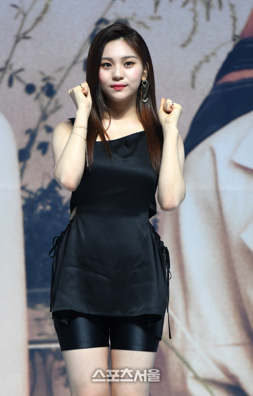 [포토]여자친구 엄지, 다 함께 파이팅!