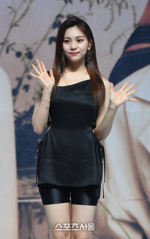 [포토]여자친구 엄지, 더 예뻐졌죠?