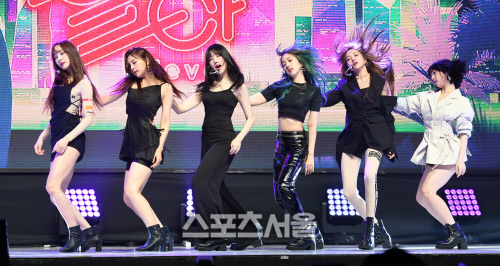 [포토]여자친구 컴백, 칼군무는 포기 못 해!