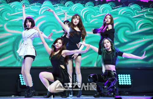 [포토]여자친구 미니 7집 발표, 열정의 시즌으로!