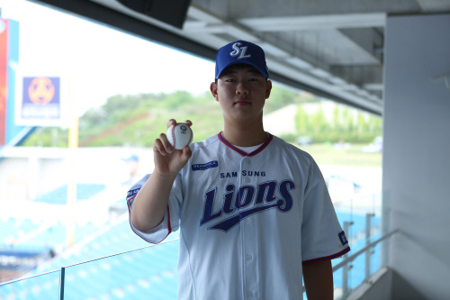 황동재 향한 경북고 이준호 감독의 응원 "우리나라 최고 투수로 성장할 것"