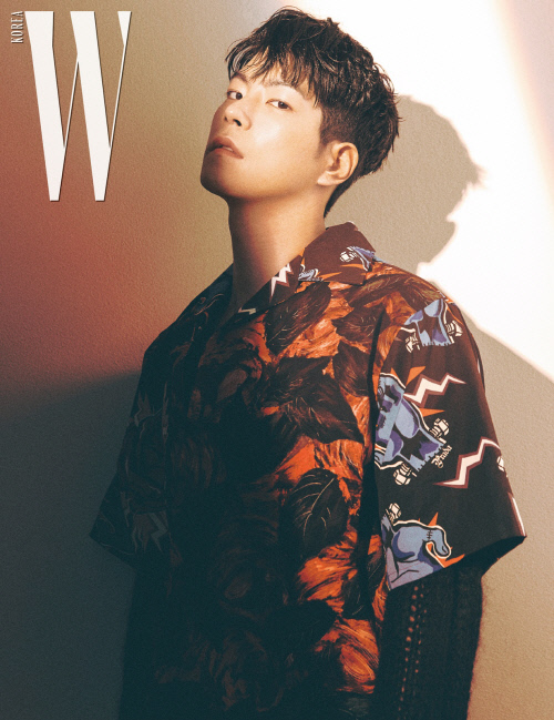 홍종현_더블유코리아_7월호[출처=더블유코리아] (1)