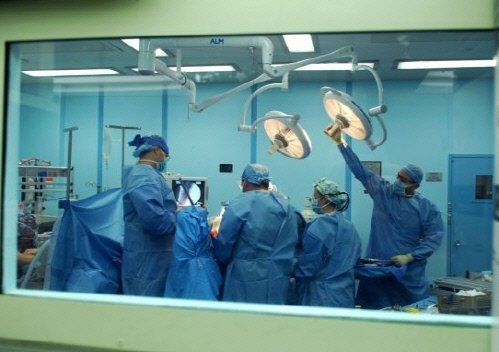 전공의 24시(上) 폭력에 멍든 전공의…“외과계, 수련 중도 포기 속출”