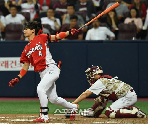 [포토] KIA 박찬호, 너무...힘이 들어갔나?