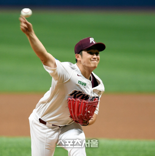 [포토] 최원태 \'이 악물고\'