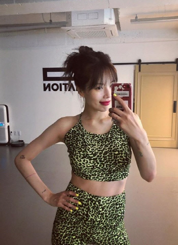 현아, 입술 성형 논란 해명 "오버립 크게 그린 것…악플은 싫어요"[SS이슈]