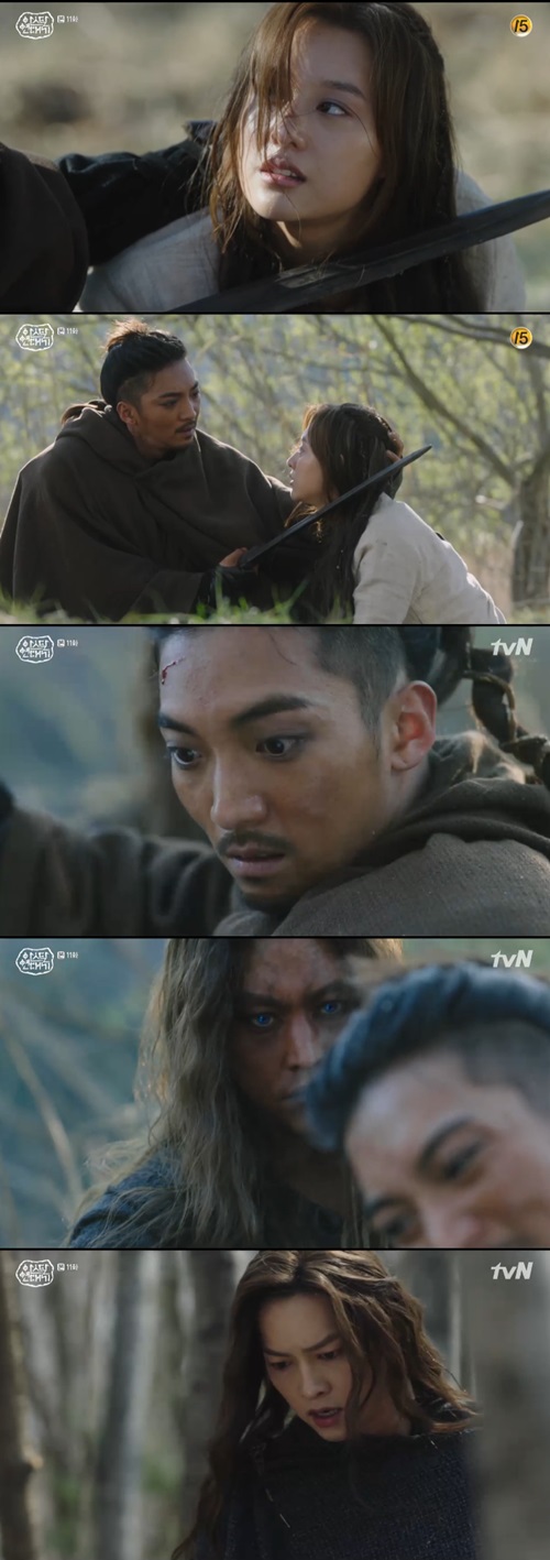 '아스달 연대기' 송중기x장동건, 김지원 두고 父子 대립(종합)