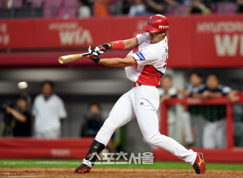 [포토]이명기, 이우성과 트레이드 되기 전 마지막으로...