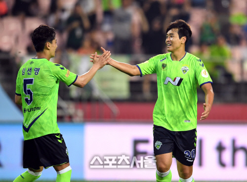 [포토]이동국, 승리 확정 짓는 쐐기골