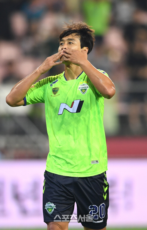 [포토]쐐기골 이동국, 손키스 세리머니