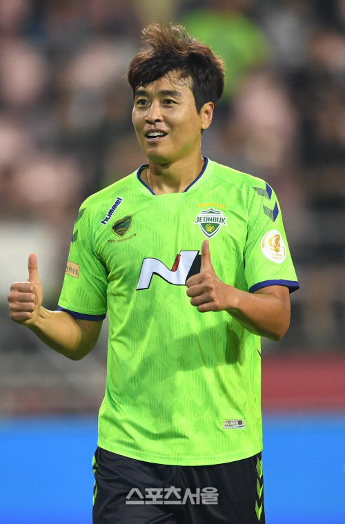 [포토]이동국, '로페즈 어시스트 최고!'