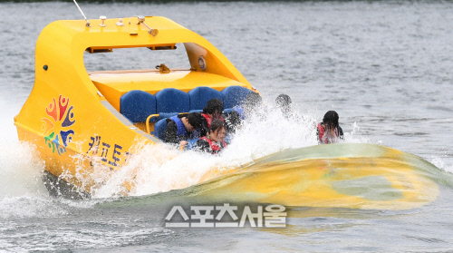 [포토]캠프통포레스트 오픈, 잠수하는 \'워터 범블비