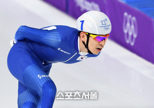평창 빙속 금메달 이승훈, 출전정지 1년 징계…"후배 폭행 확인"