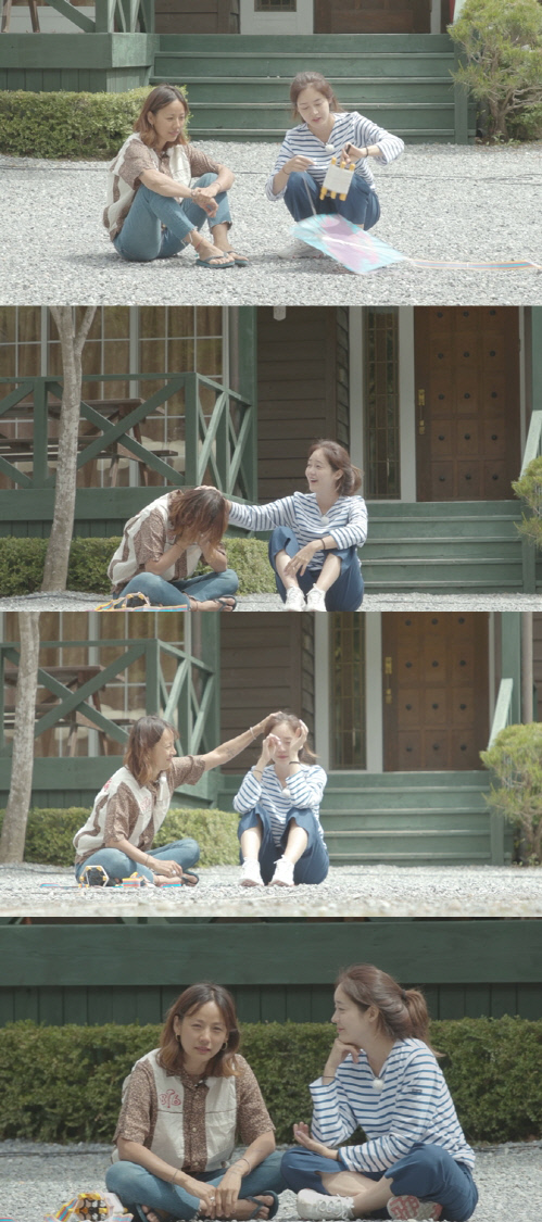 '캠핑클럽' 이효리X성유리, 울다웃다 마음확인.."갱년기 맞는것 같지?"