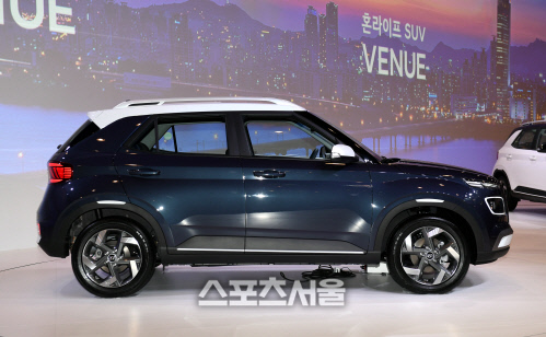 [포토]베뉴 공식 출시, 과감한 사이드 캐릭터 라인