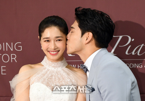 [포토]이수민의 입맞춤 받는 선우선