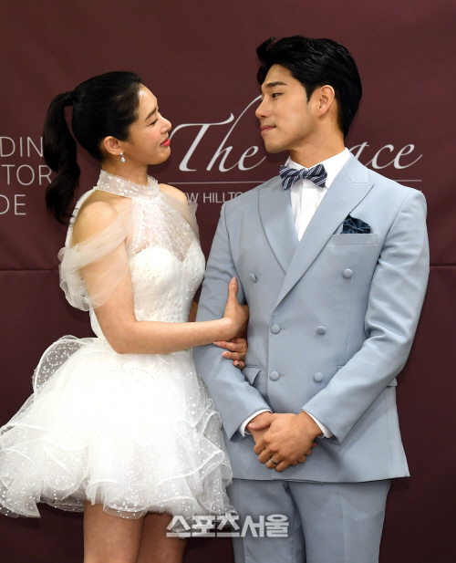 [포토]선우선, 예비 신랑 이수민을 그윽하게!