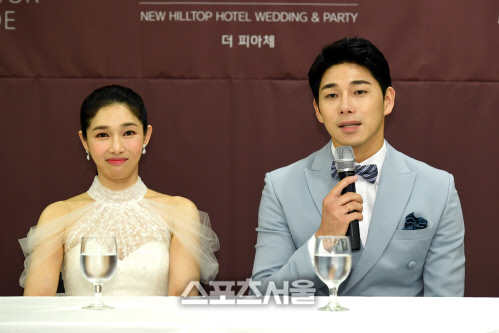 '11세 연상연하' 선우선♥이수민 웨딩마치 "소통된다면 나이차 중요치 않아"