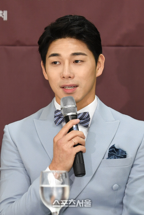 [포토]선우선과 결혼 이수민, '나이차는 중요하지 않아요!'