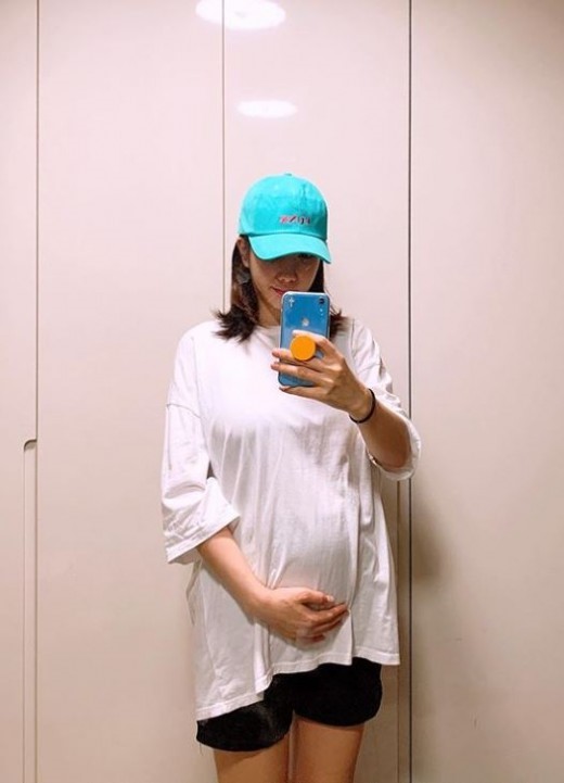 애프터스쿨 정아, 만삭의 D라인 공개 "벌써 임신 25주"