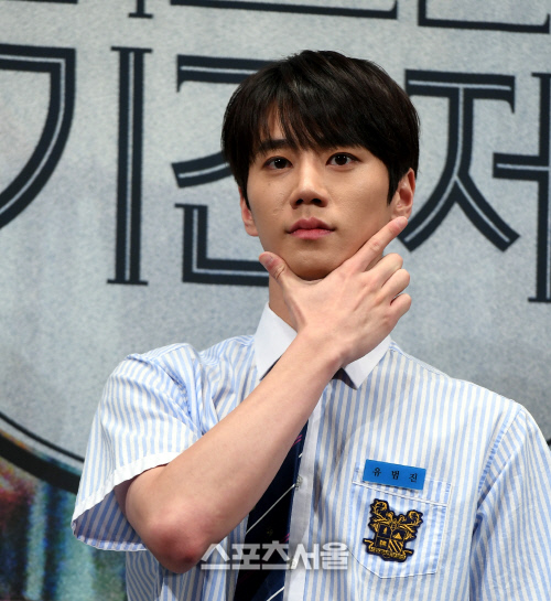 [포토] 유키스 준(이준영), V라인 매력