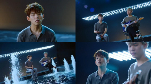 폴킴, 신곡 '헤어질 걸 알아' 기타 버전 공개…어쿠스틱 감성 물씬