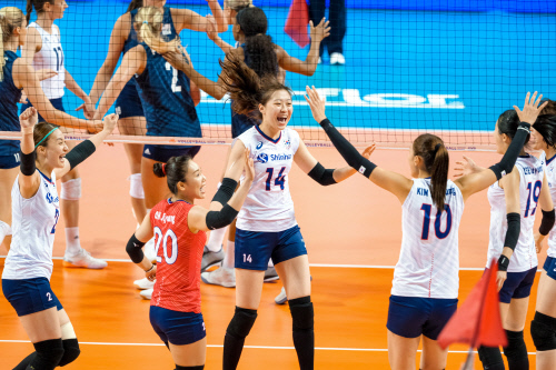 '도쿄올림픽 본선 티켓 따내겠다' 이구동성 남녀 배구대표팀