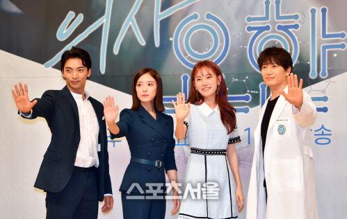 \'의사 요한\'황희, 정민아, 이세영, 지성 \'통증은 우리에게\'[포토]