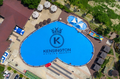 켄싱턴리조트 청평_하트 야외 수영장