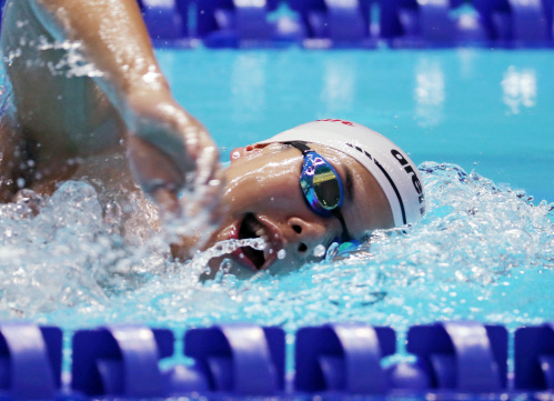 연습에 집중하는 이호준