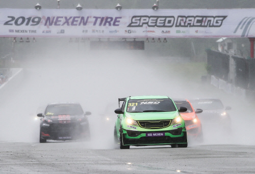 넥센스피드레이싱 4라운드 태백스피드웨이, 폭우속에서 이변 속출!