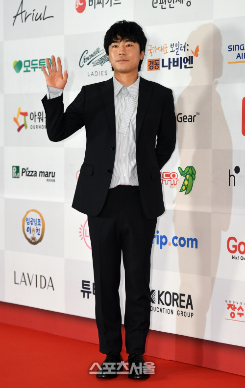 [포토]이시언, 2019 올해의 브랜드 대상 엔터테이너 부문 수상