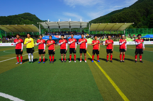 원더골+로빙골, '천재는 살아있다' 이천수 쇼…장병들은 탄성 릴레이