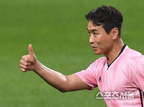 [포토] 이동국, K리그 동료들에게...엄지 척!